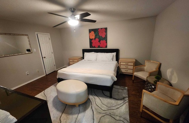 MONTHLY STAYS- Cozy 3 BR Home with Private Guest House in Southaven