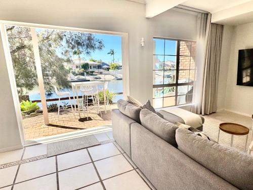 Mooloolaba Coastal Canal Villa
