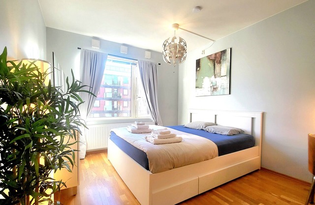 Moon apartment, near the center, Free parking available!