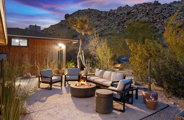Moonbeam Mountain - Stylish Home W/private Boulders + Hot Tub! 4 Bedroom Home by RedAwning