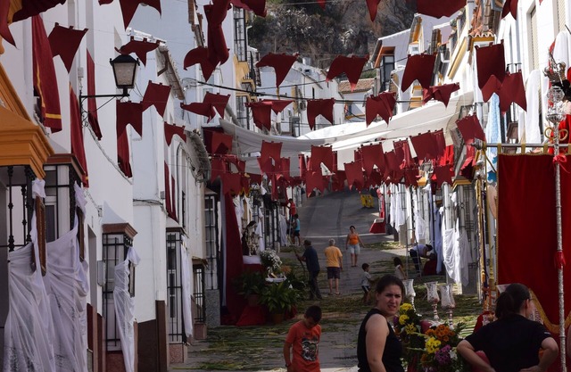 Moroccan Style in Queen of The Pueblo Blanco Villages