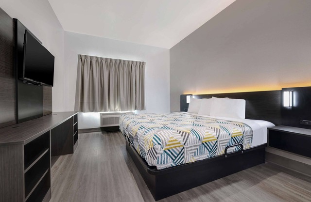 Motel 6 Dallas, TX - Methodist Charlton Medical Ctr.