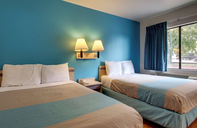 Motel 6 Des Moines, IA - North