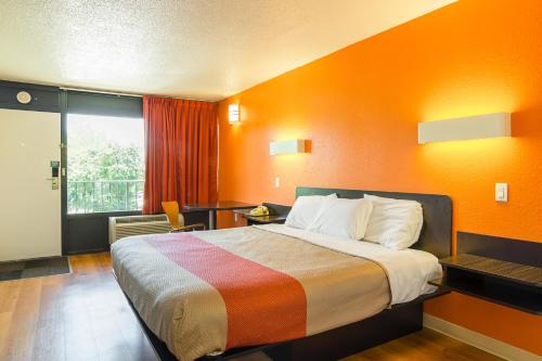 Motel 6-Little Rock, AR - West