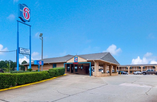 Motel 6-Marshall, TX