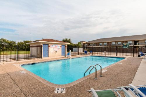 Motel 6-San Antonio, TX - South WW White Rd
