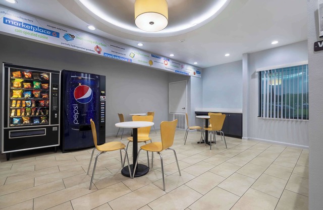 Motel 6 Texas City, TX - I-45 South