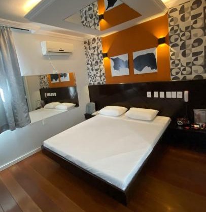 Motel Status (only adults)