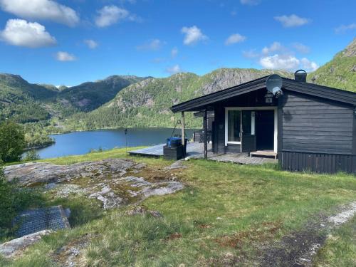 Mountain Cabin With Magical View And Tranquil Lake