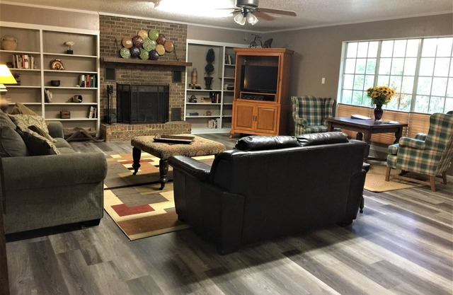 Mountain Harbor's four bedroom house by RedAwning