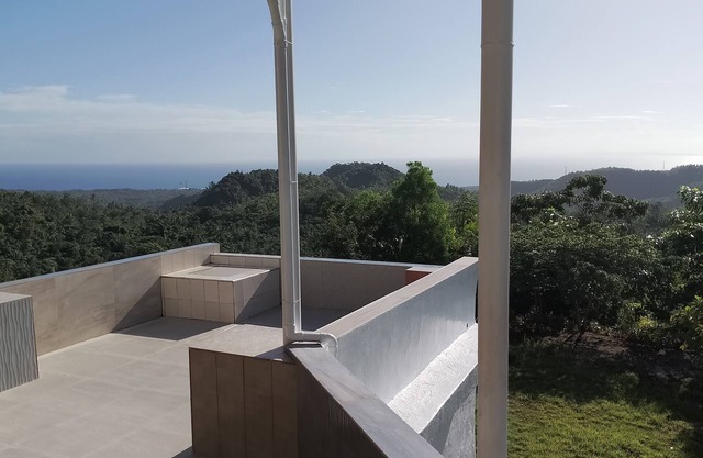 Mountainside Sunrise 1-2 Bedroom Furnished Tropical Escape