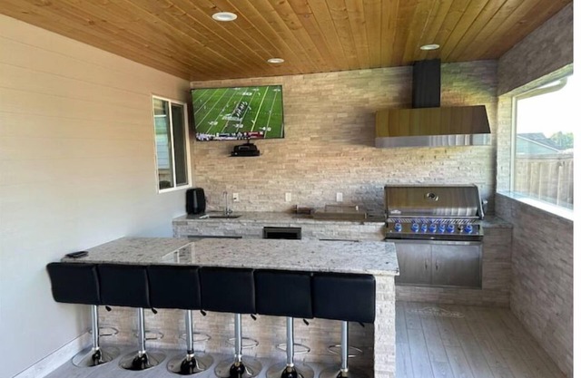 Mt Hood Luxury Home with Hot tub Game room & More