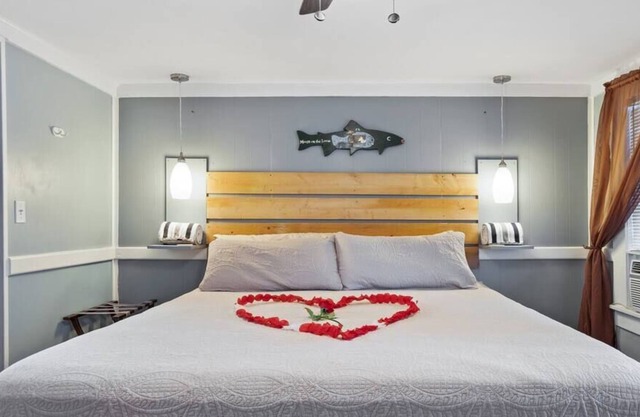 Mt. Washington by day and hot tub at night! #2