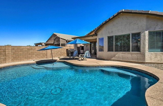 Mtn-View Home w/Pool & BBQ in Gold Canyon