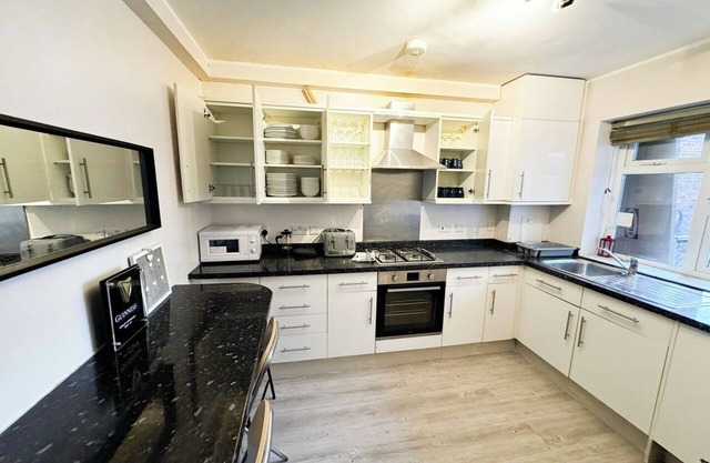 Multiple beds in central London