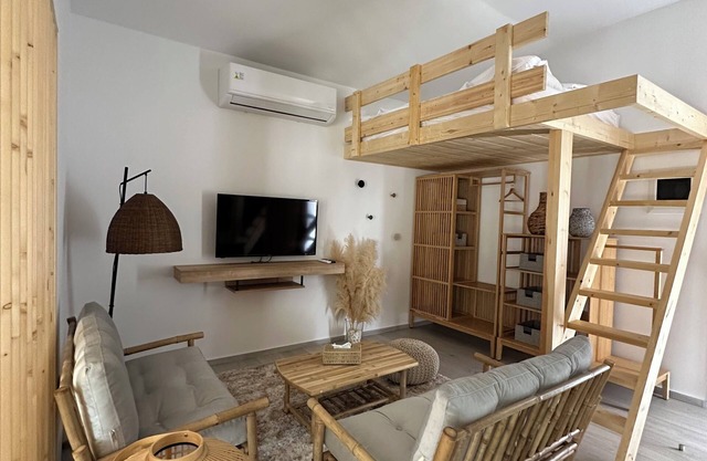 Nafplio Lodge. Tiny villa 3/4