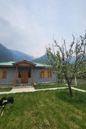 Naggar Studio- 3BHK Homestay by Homeyhuts