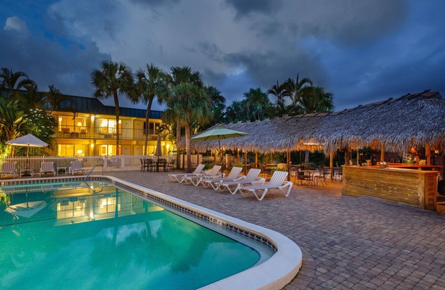 Naples Garden Inn