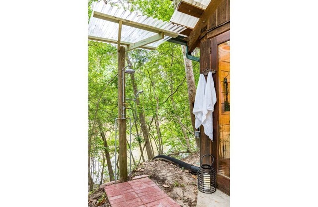 Naturalist Boudoir, Romantic Cabin