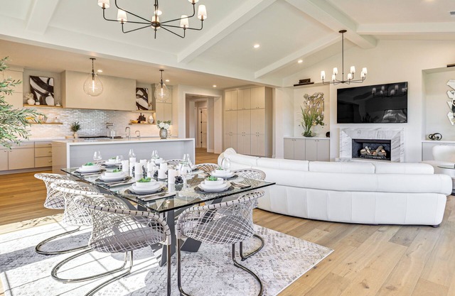 Near Golf - Gem w/Funished Patio in Chandler!