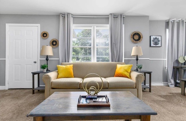 Near Hospital&Dining-Beds on Broadmoor- Both Units