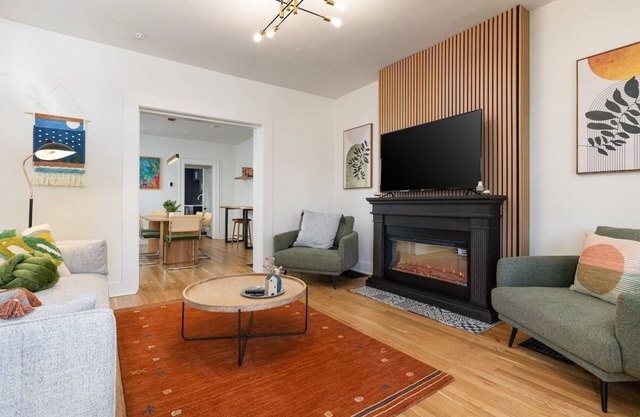 Near OSU-Short North-DT| 20 Guests | Stylish Home