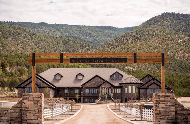 Near Utah's Attractions - 15 minutes from Brian Head - For Large Groups