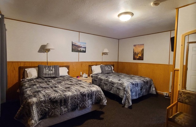Need to reset? Come to the mountains at Three Bears Motel of Lincoln, Montana!