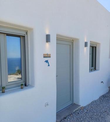 'Nektarios' Cycladic house with sunrise and sea view!