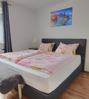 NEU Ganze Wohnung Boxspringbett & Gartenzugang