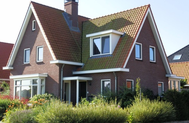New 2012 luxury holiday apartment in quiet village in the center of Walcheren.
