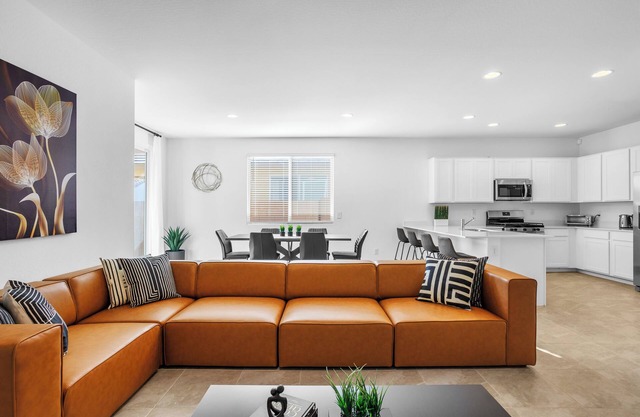 NEW 2024 HOME 3BR/2BA, 2 CAR GARAGE, LEVEL 2 EV CHARGER, 86" TV, AND KING BED