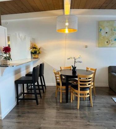 New 2BR 1Bath w/Free Parking & Laundry near University of Berkeley