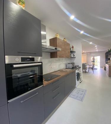 New 3 Bed Apt with Communal Pool