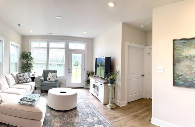 New 4BR/3.5 Bath Luxury Villa in Lewes, DE - 1 mile to Lewes, 2 miles to Beach!