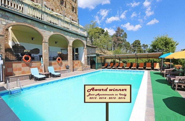(NEW) Apartment (C) with swimming pool, jacuzzi and tennis court in Tuscany
