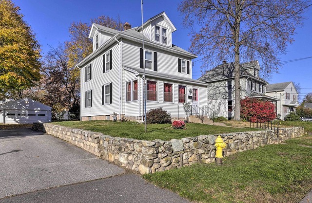 NEW! Charming + Cozy Getaway < 2 Mi to Main St!