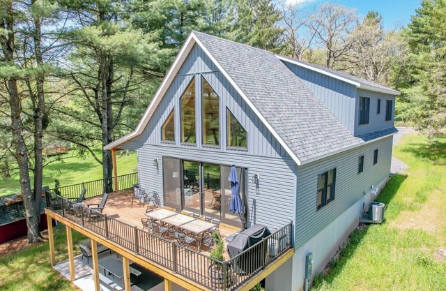 New Construction! Amazing Lakefront Home with Hot Tub + Firepit!