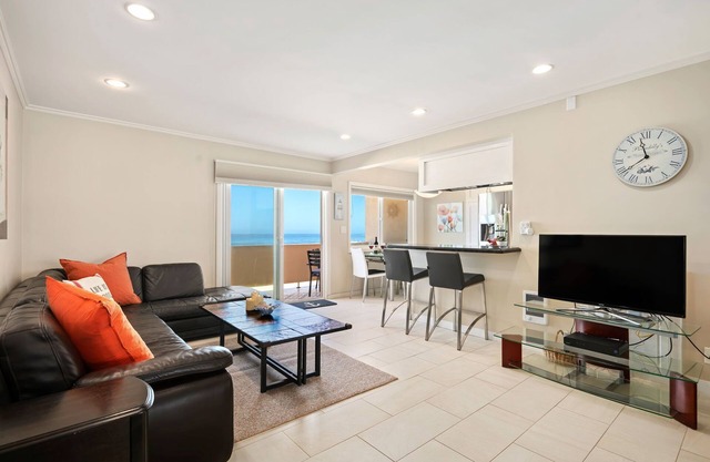 NEW CS 212 - 2bd Ocean Views, Walk Everywhere - You, me, and the Sea!