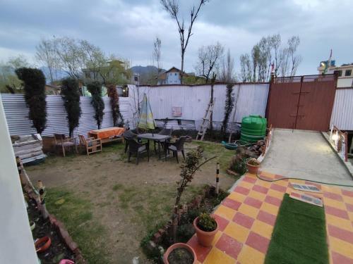New Heaven Canal Guest House
