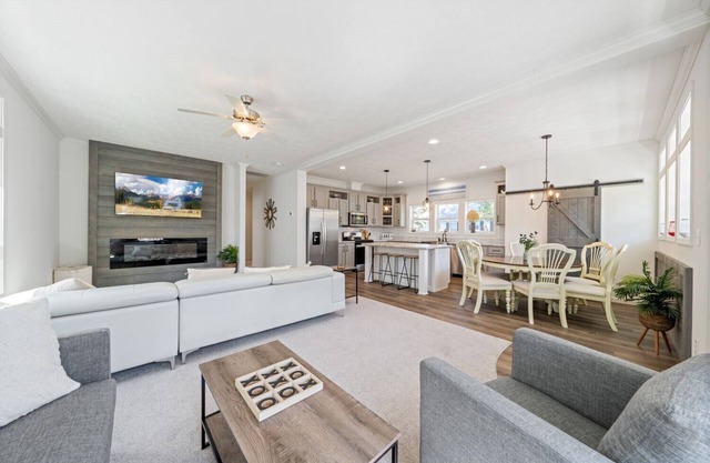 New Home~Port Clinton~Lake Erie Views~Beach Access