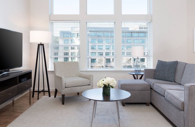 *New Listing* 24/7 Service | Outdoor Resort & Business Amenities