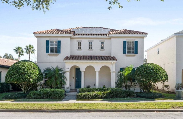 NEW LISTING - Golf course view , DVR, pool hot tub, movie theatre, resort pools.