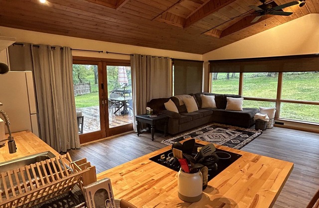 New listing - walk to Beaver Stadium!