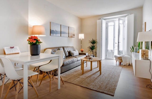 New Luxurious apartment in heart of Cadiz wifi, air condition/heating, lift