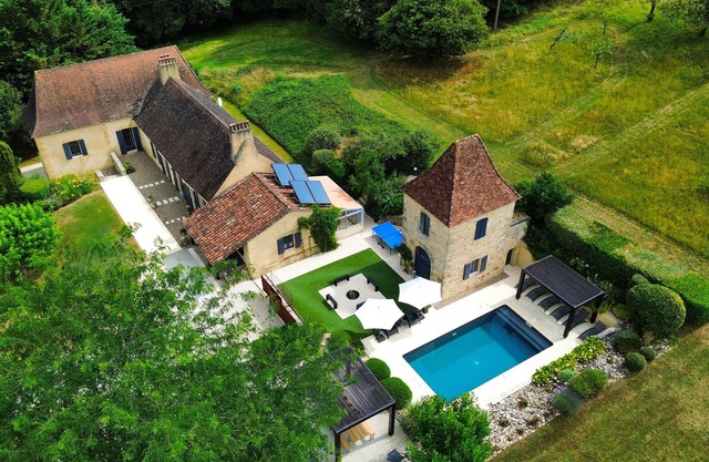 *NEW* magnificent stone property with private pool & mature garden
