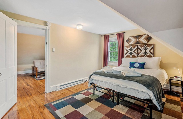 NEW - Mainline Train, Colleges, Hospital