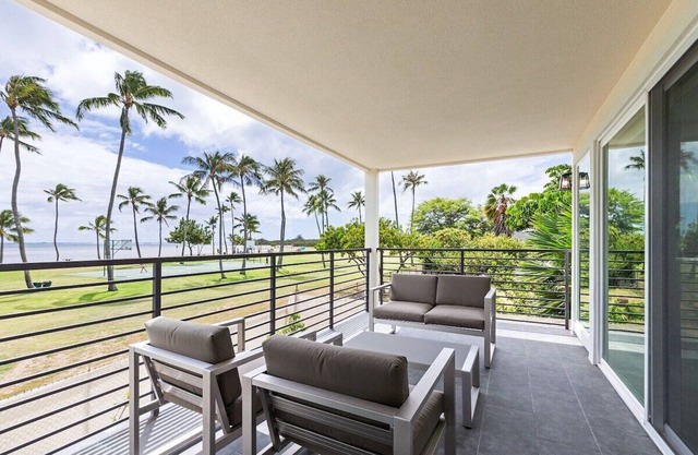 NEW! Makai Manor - AC, Hot Tub, Views!