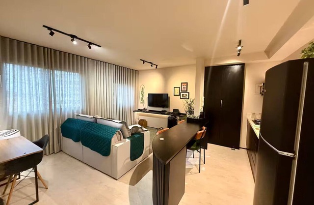 New, modern and comfortable apartment, with excellent location. Vem pro 1106!