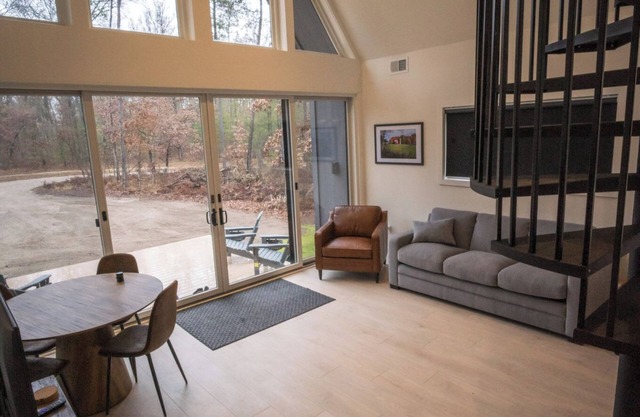 New Modern Chalet in the Woods - Near fishing, hiking, atv snow trails. Cabin 1n